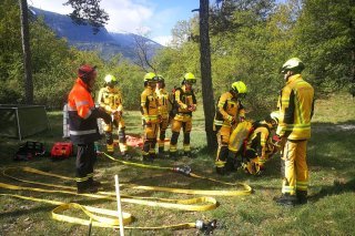 Exercice d'intervention dans le bois de Finges pour le groupe des sapeurs-pompiers du district de Sierre